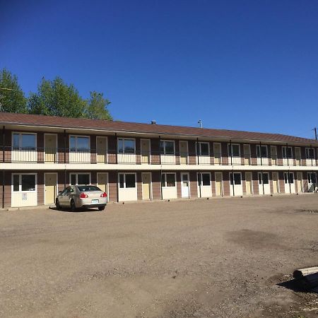 Jolly Giant Pub & Motel Willow Bunch المظهر الخارجي الصورة