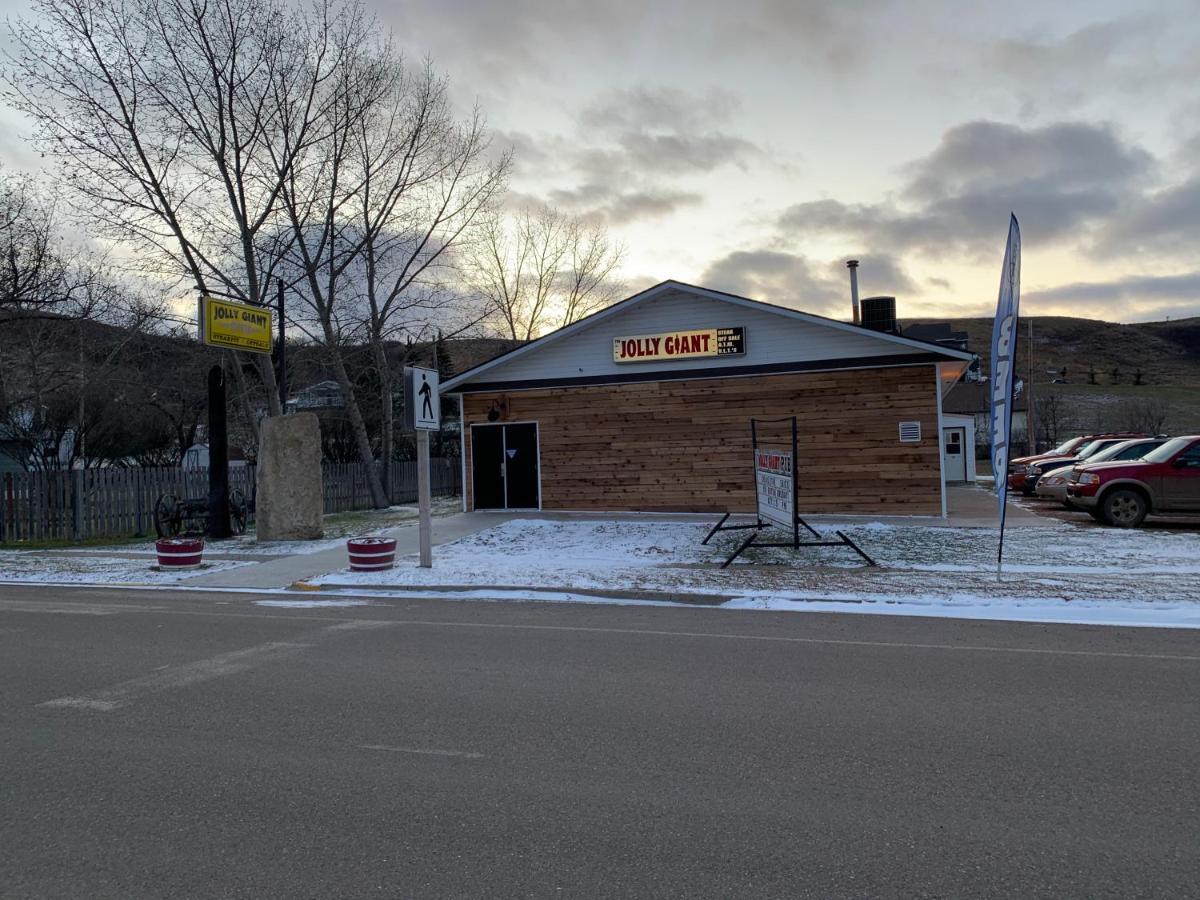 Jolly Giant Pub & Motel Willow Bunch المظهر الخارجي الصورة